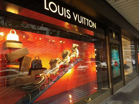 Louis Vuitton berlin t shirts